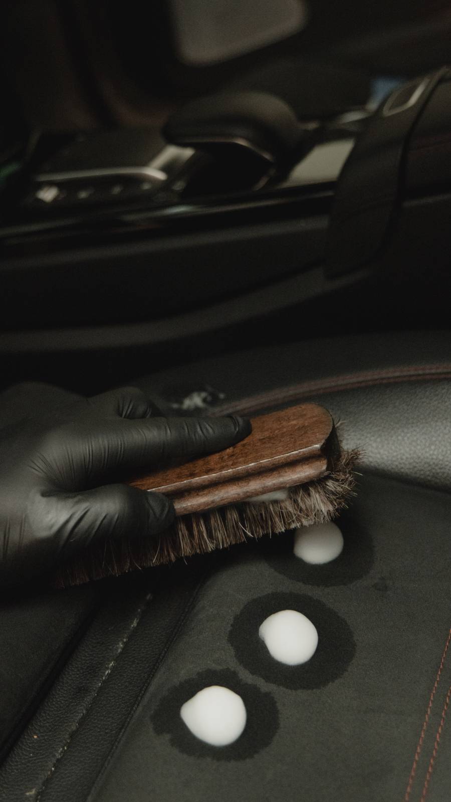 Nettoyage de la sellerie d'une voiture